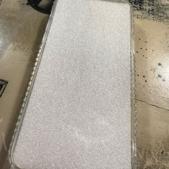 NWT 15 Pro Max Crystal Rhinestone Phone Case - Silver - Picture 4 of 5